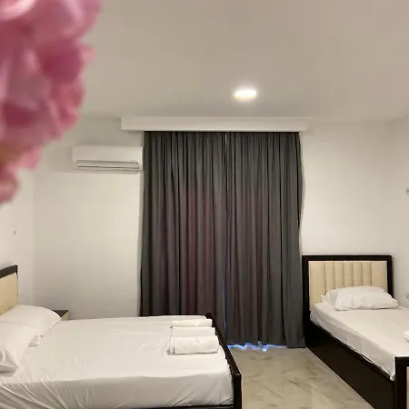 Guest house Agim Caca & Studio *