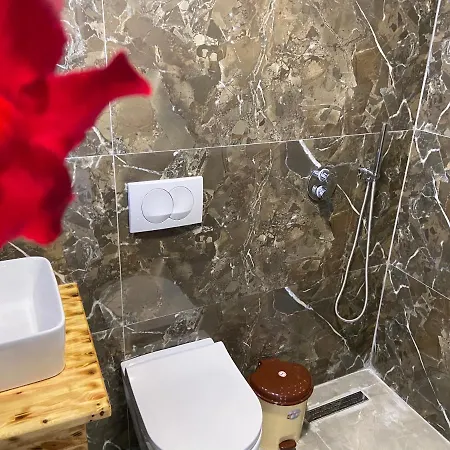 ゲストハウス Agim Caca & Studio *