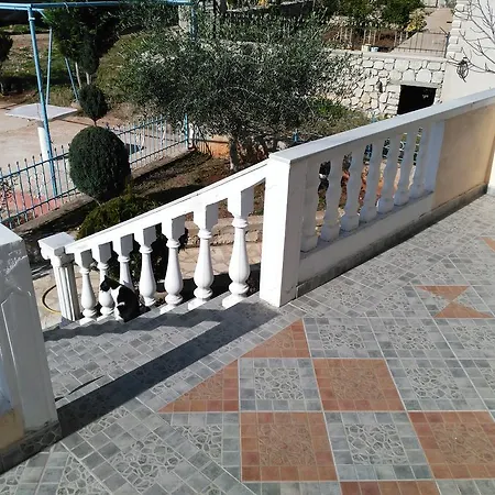 Affittacamere Agim Caca & Studio Ksamil
